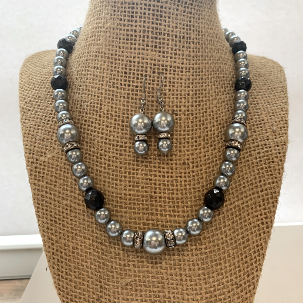 Genuine Swarovski Pearl and Crystal Rhinestone Rondelle Necklace Earring Set - Picture 4 of 8